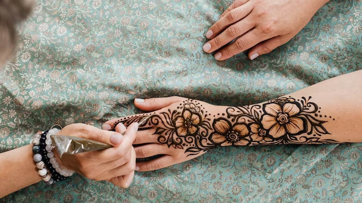 Arabic floral bail design