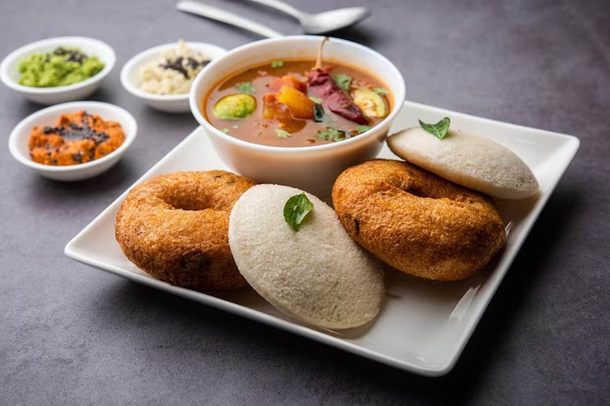 Idli macaroni in hindi
