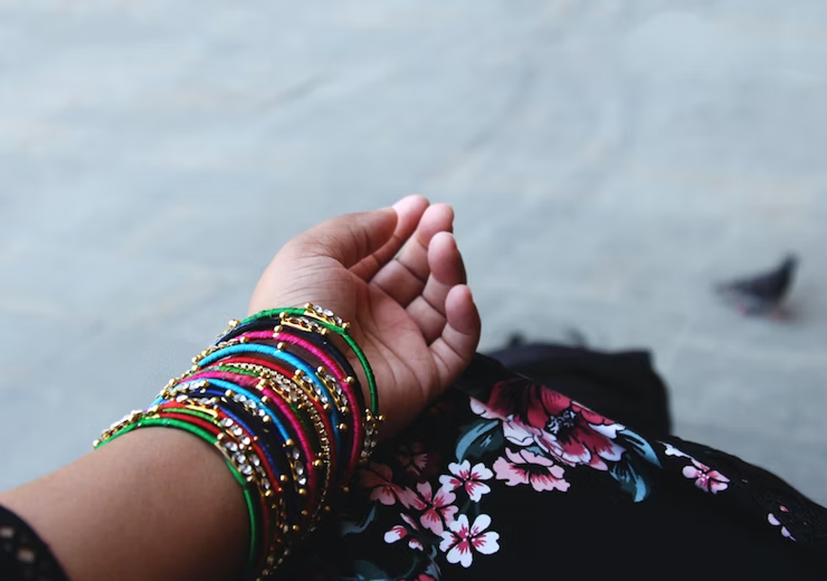 Multicolor bangles