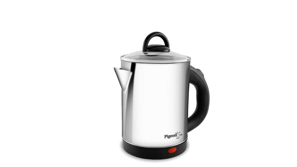 बटन दबाते ही पानी गर्म कर देता है ये मशीन, बेस्ट pigeon electric kettle