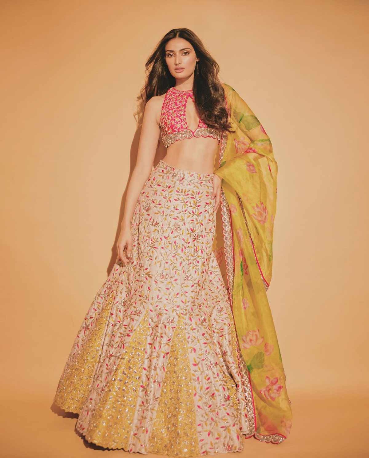 athiya shetty fish cut lehenga look