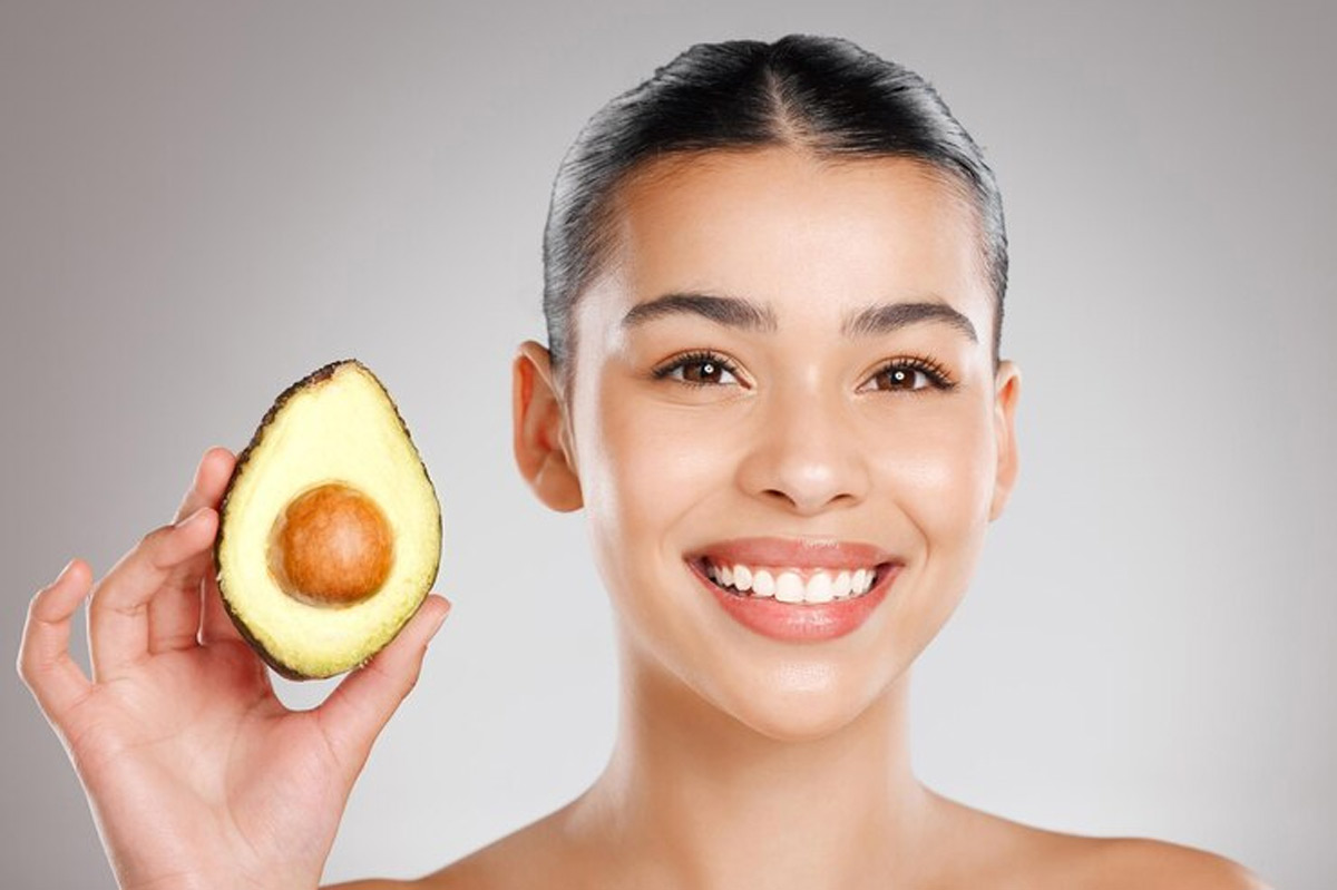 benefits of using avocado on skin