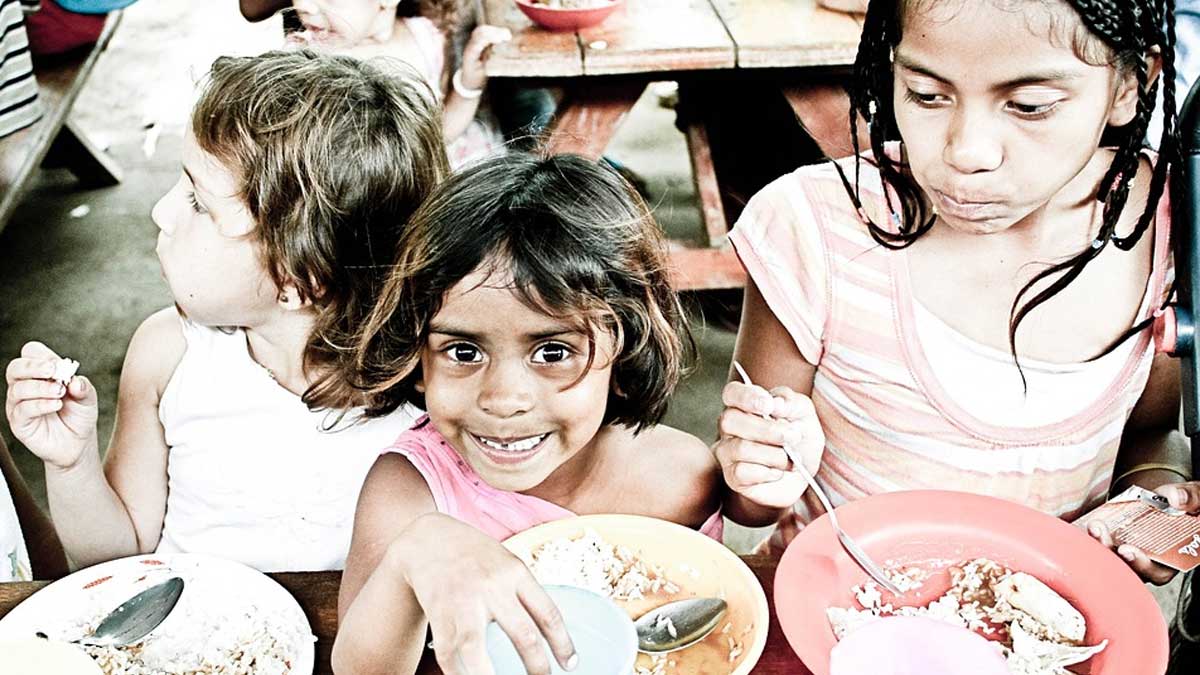 donate food to poor kids