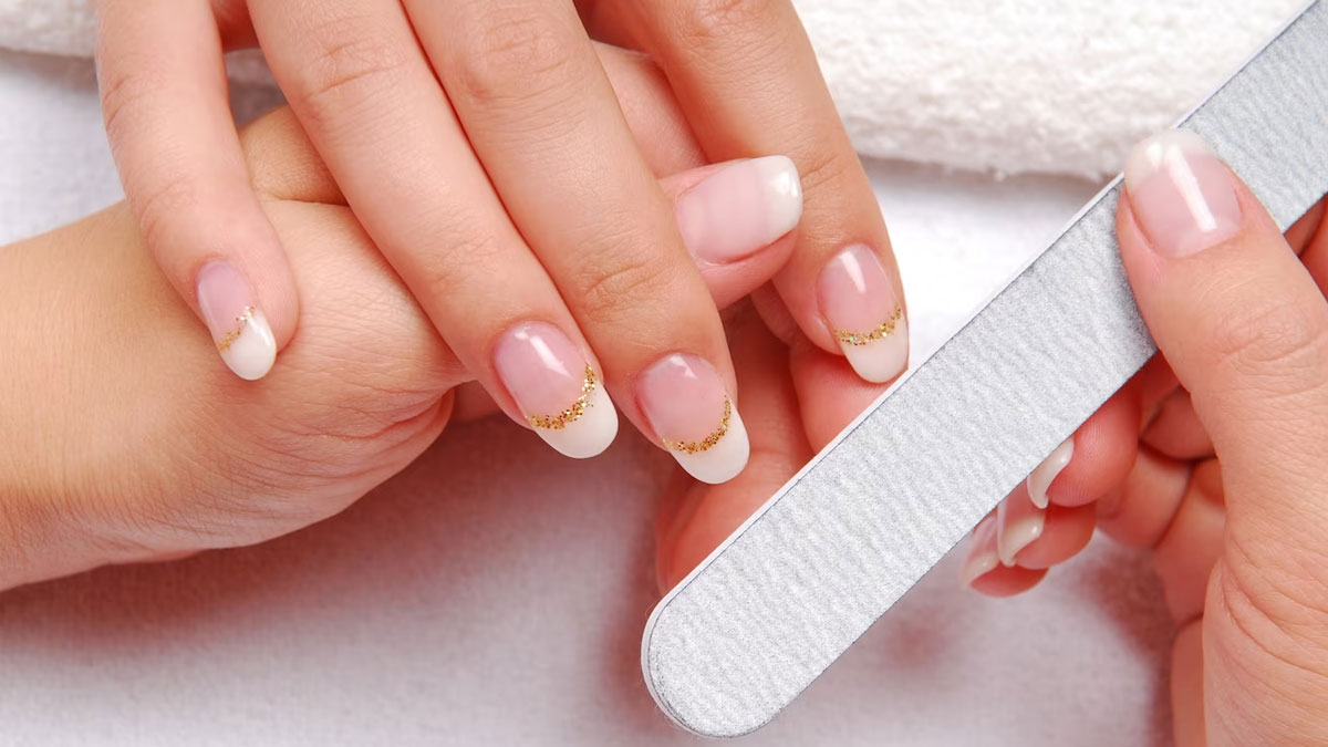 एलोवेरा से करें नाखूनों की देखभाल, जानें तरीका how to take care of