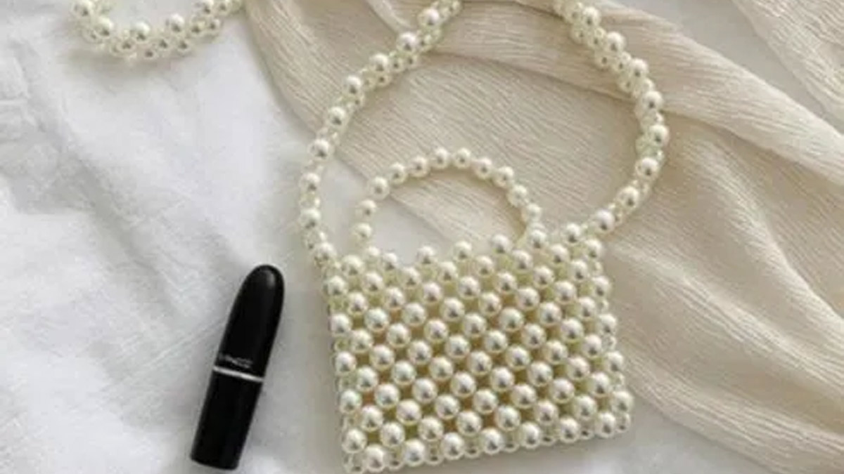 pearl work sling bag