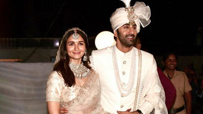 Ranbir & Alia Wedding - Karan Johar, Ayan Mukerji & Amitabh Bachchan ...