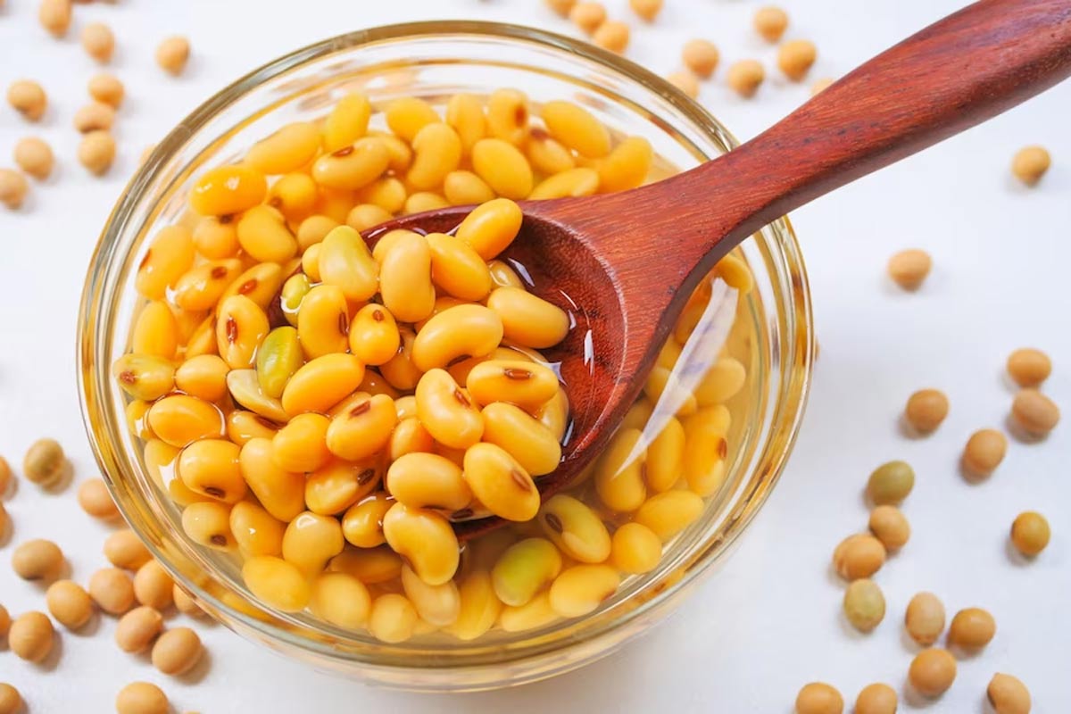 सिर्फ 20 मिनट में तैयार करें सोयाबीन की चटपटी दाल, जानें आसान रेसिपी