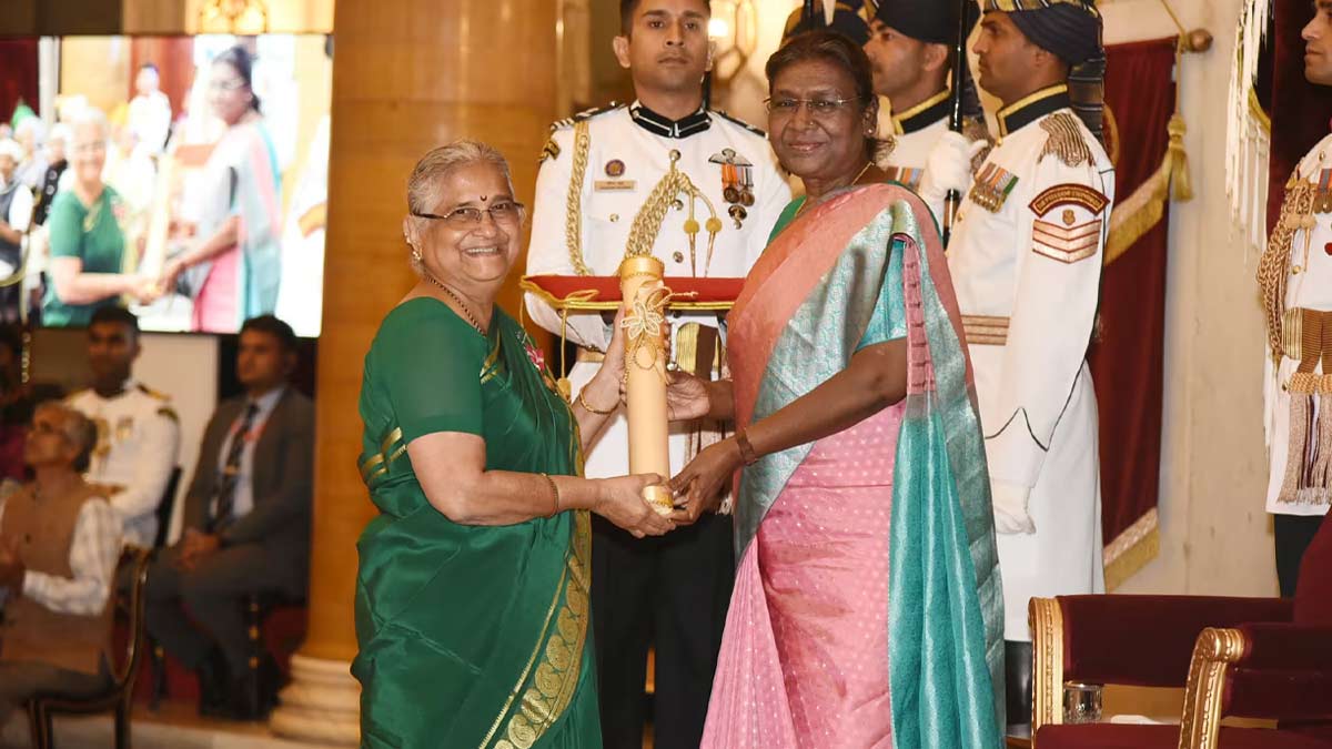 Padma Awards 2023: सुधा मूर्ति और रवीना टंडन को किया गया पद्म पुरस्कार से सम्मानित