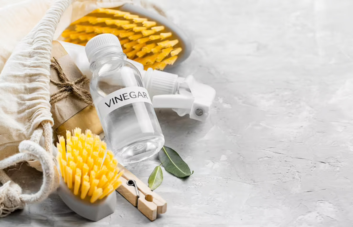 vinegar clean kitchen wood cabinets