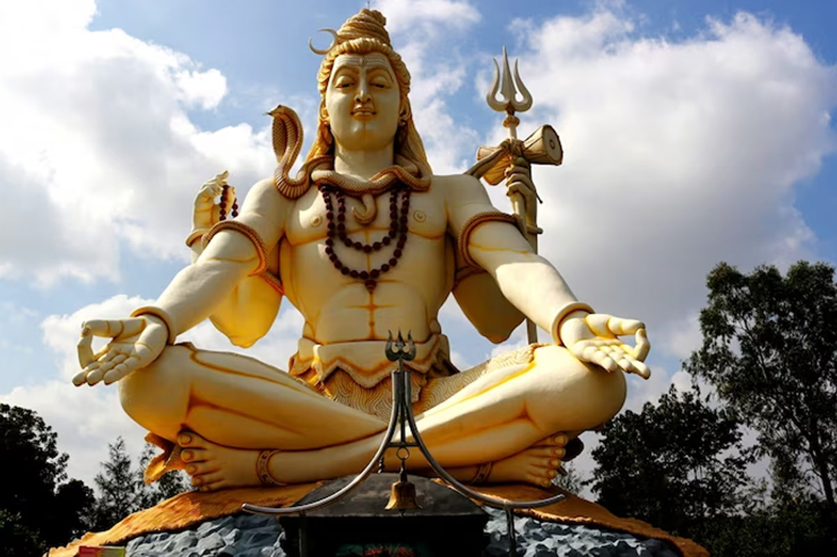 why shiva wears bhasma