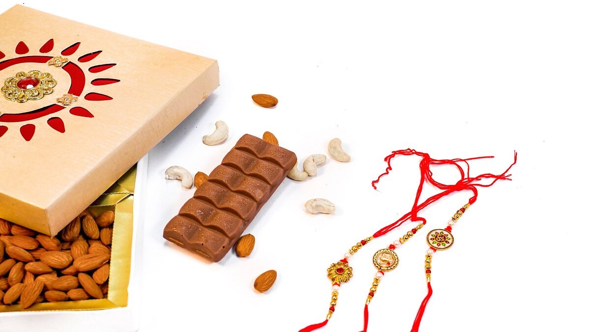 Send Rakhi Gifts Online to Brother In India – Between Boxes Gifts