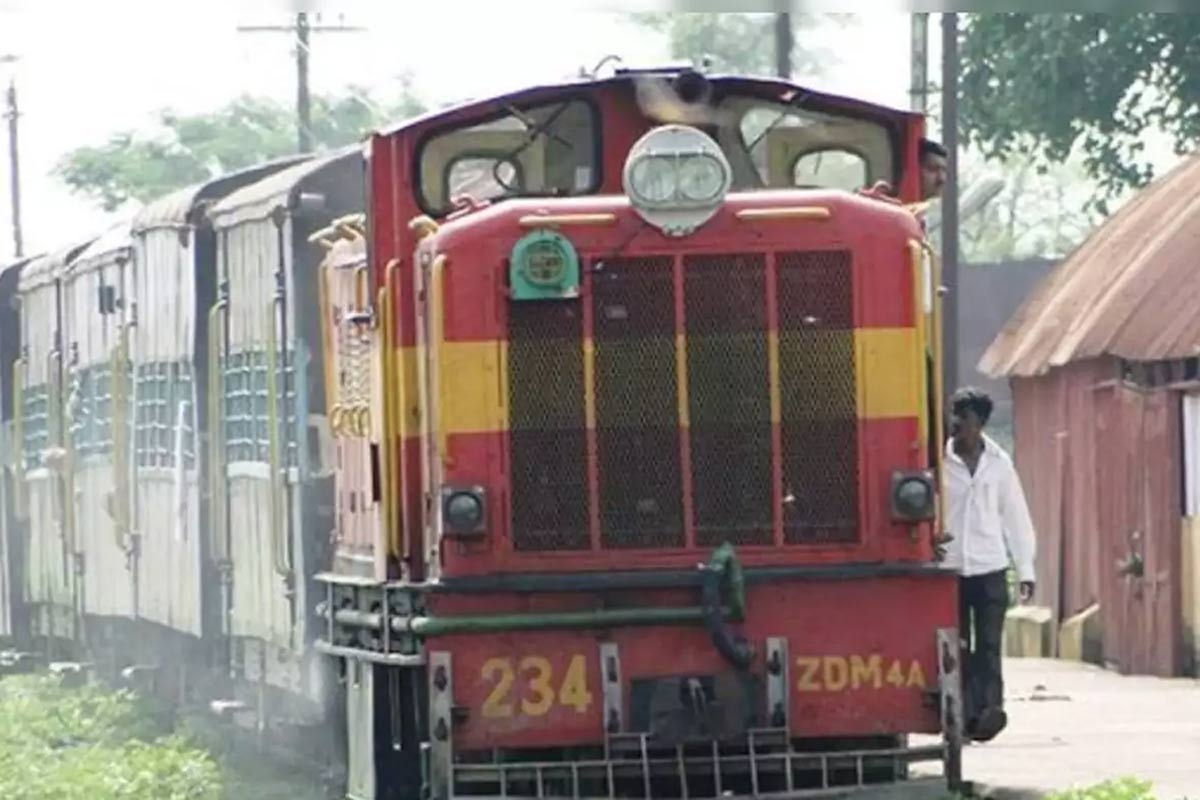 about history of shakuntala railway line owned by british