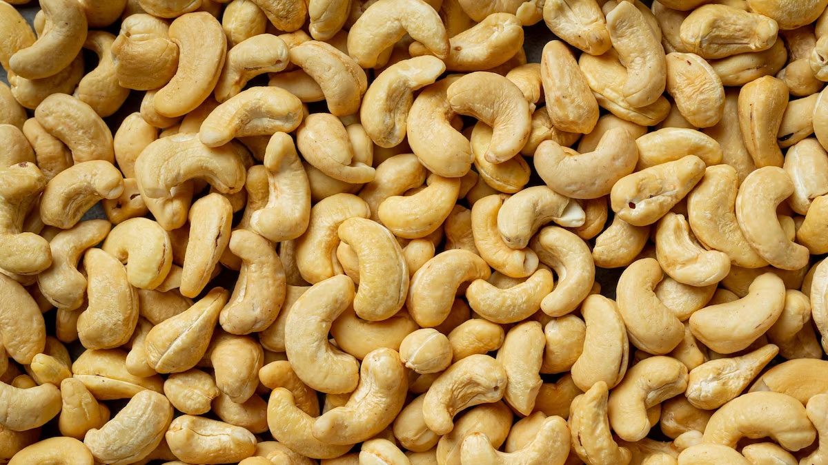 Soaked Cashew Benefits ஊறவைத்த முந்திரியில் கொட்டிக்கிடக்கும்