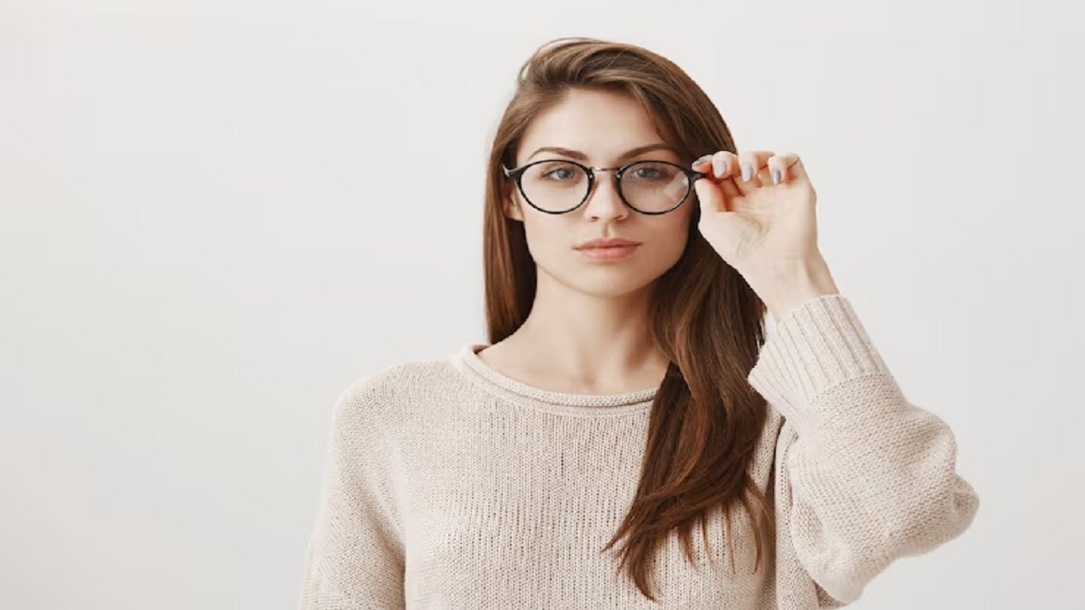 Best Glasses For Men And Women: Look Classy In These Eye Frame