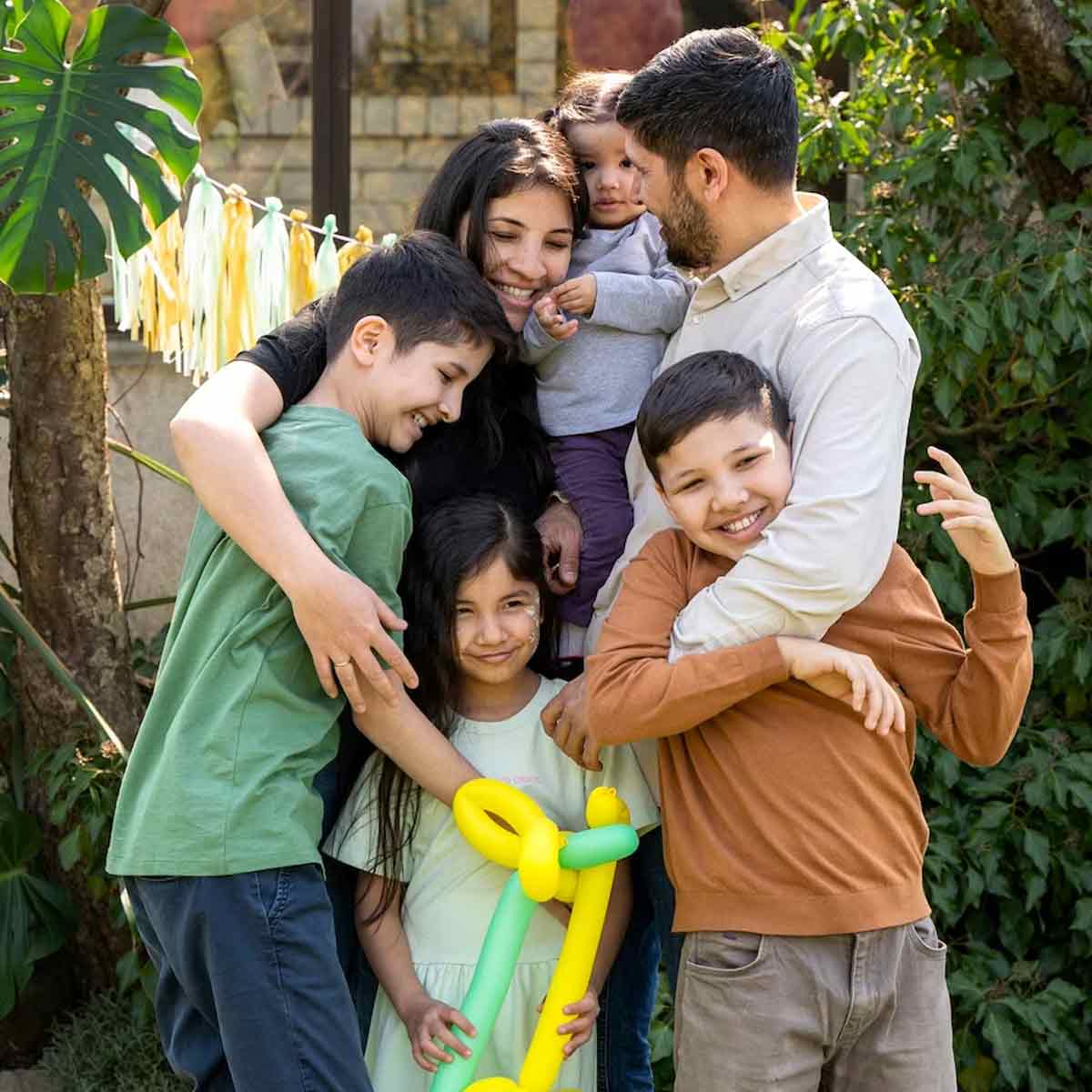 how you can stay happy with your joint family