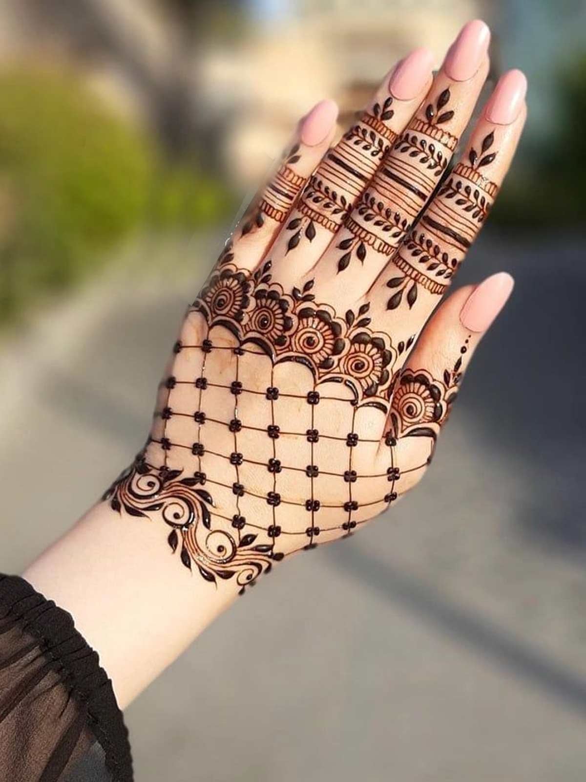 Trending Teej Mehndi Designs for a Stylish Look in 2024