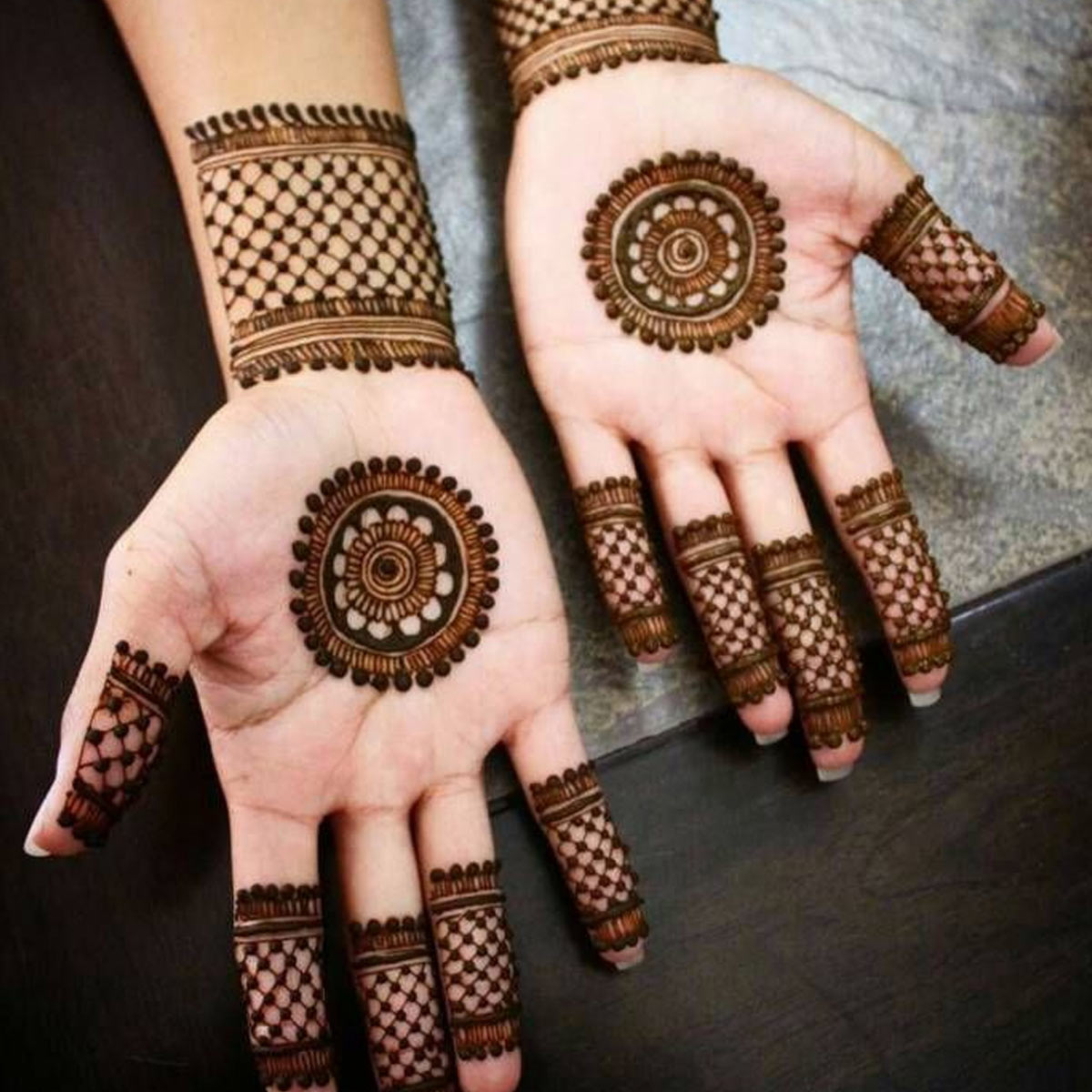 jaal style mandala mehndi