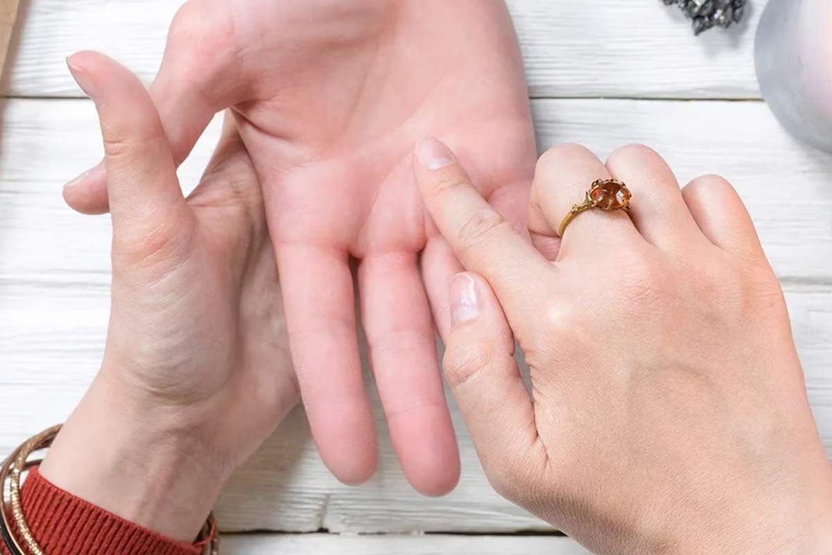 job ke liye hath ki rekha