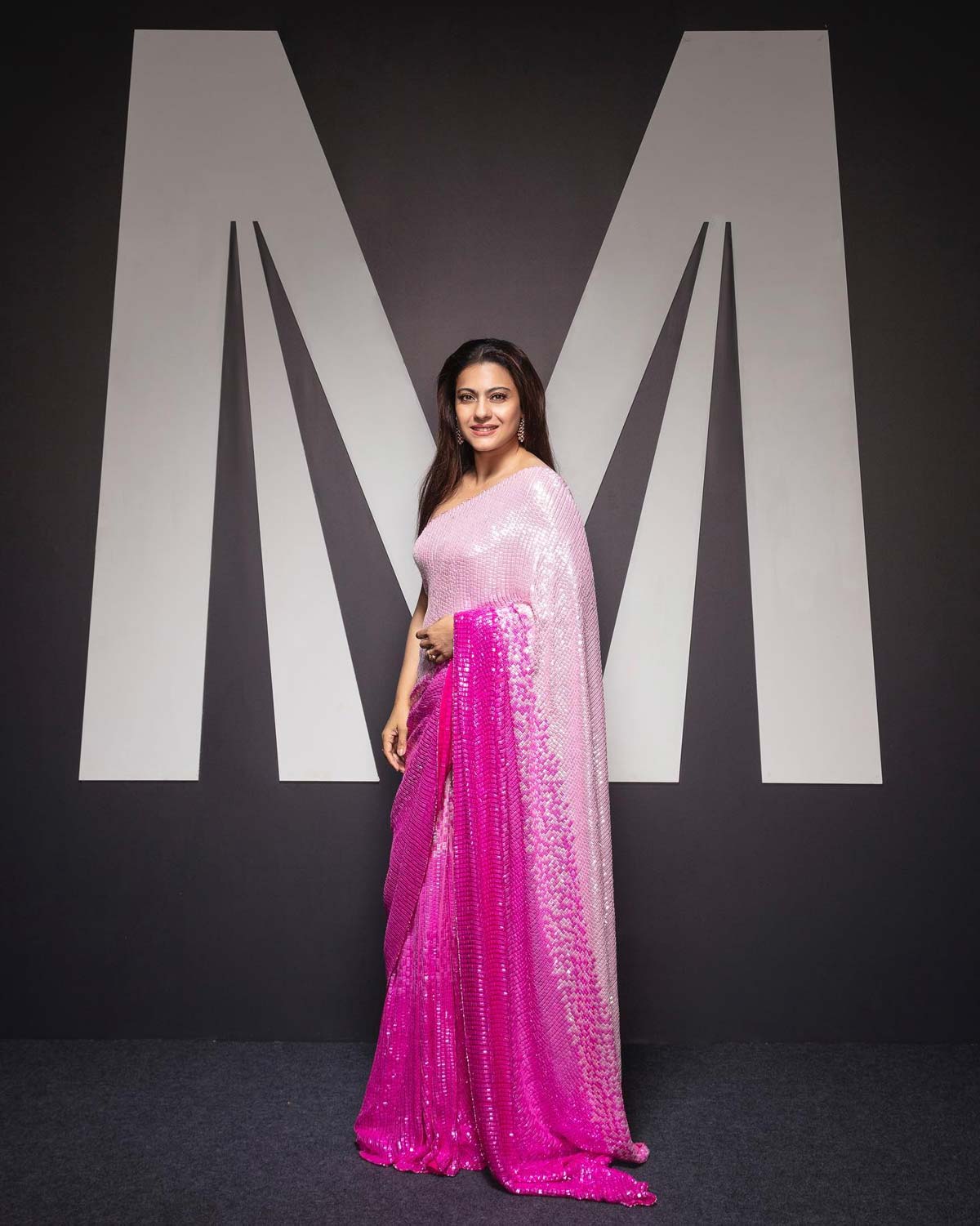 You too can recreate this saree look of Kajol in a pocket friendly budget, look young and beautiful.