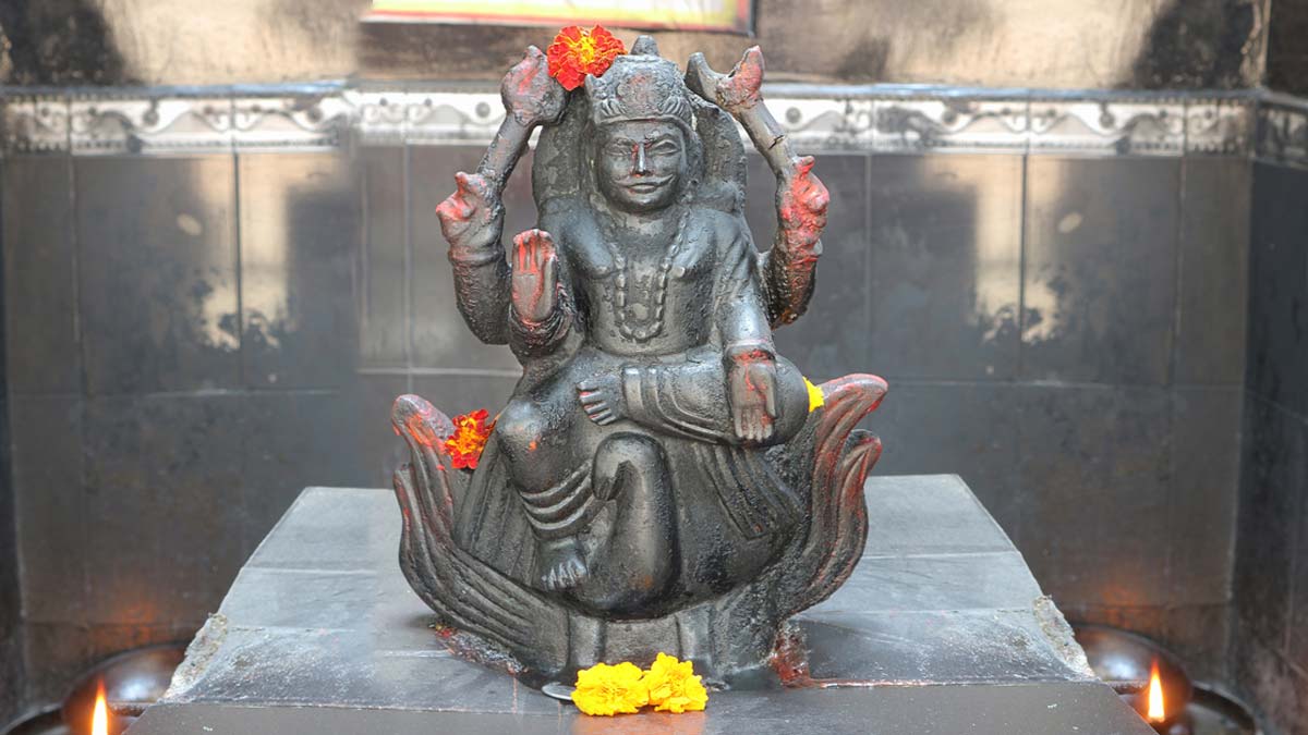 How To Please Lord Shani, 5 Astro Remedies To Impress Lord Saturn 