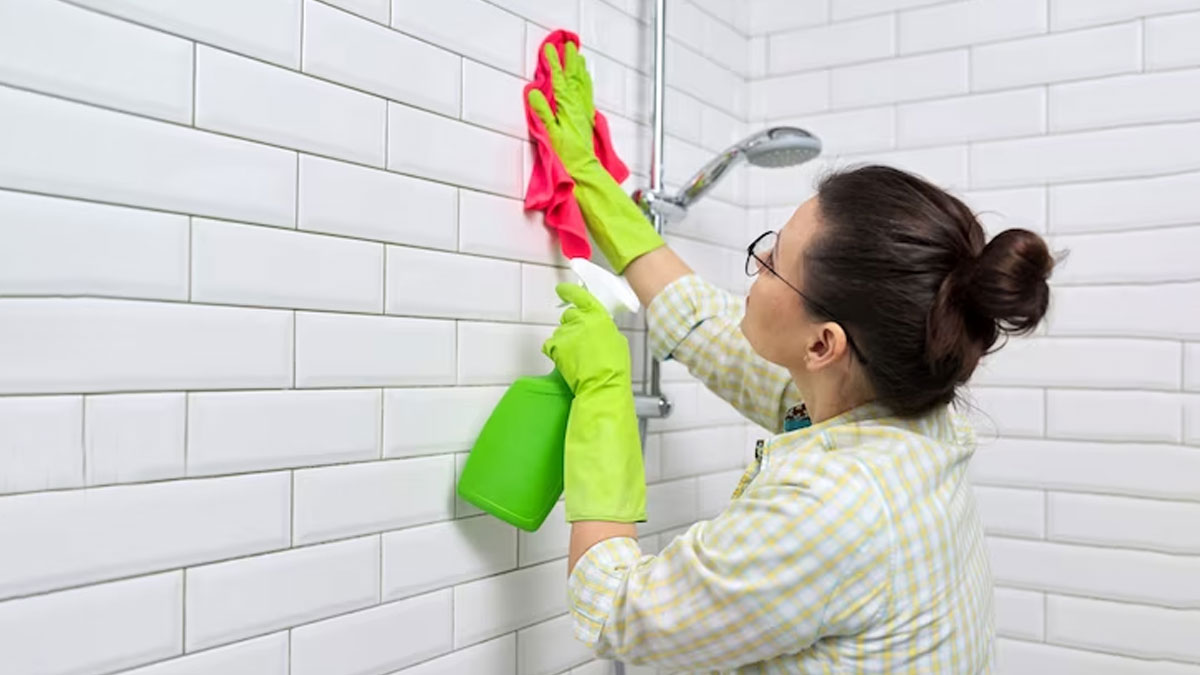 how-to-clean-dirty-bathroom-tiles-herzindagi