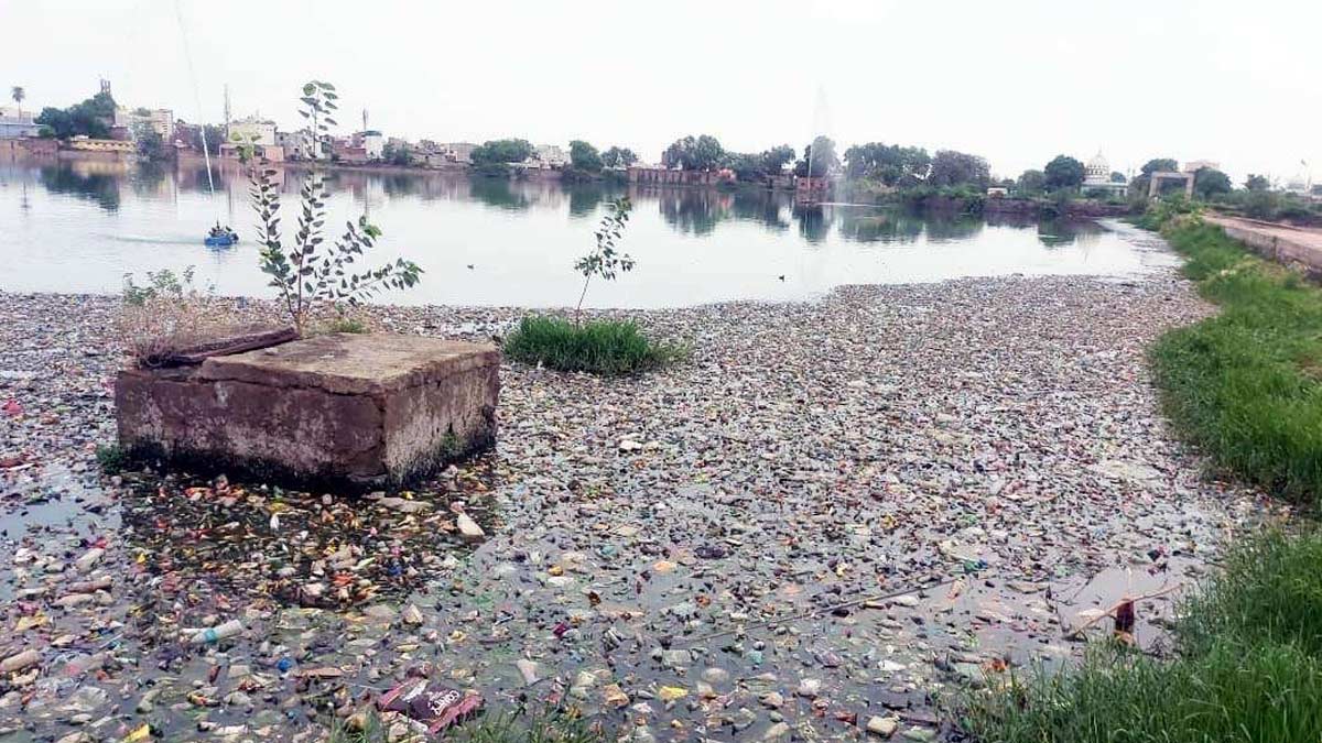 सपने में पानी से भरा हुआ तालाब देखना water pond in dream meaning