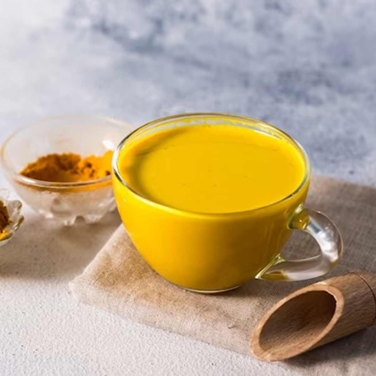 turmeric tea for good deep sleep