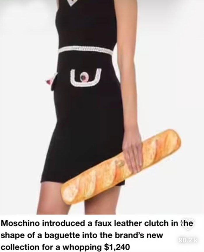 Baguette best sale clutch moschino