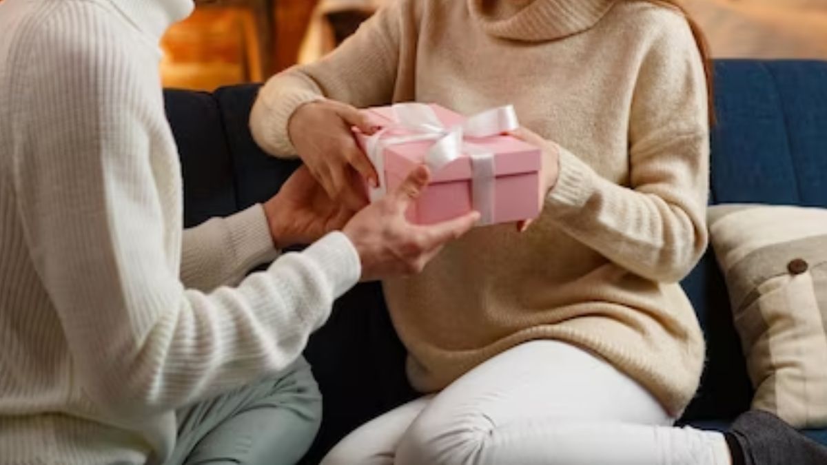 12 Thoughtful Gift for Mother in Law That Would Impress Her While Making  Your Bond Stronger