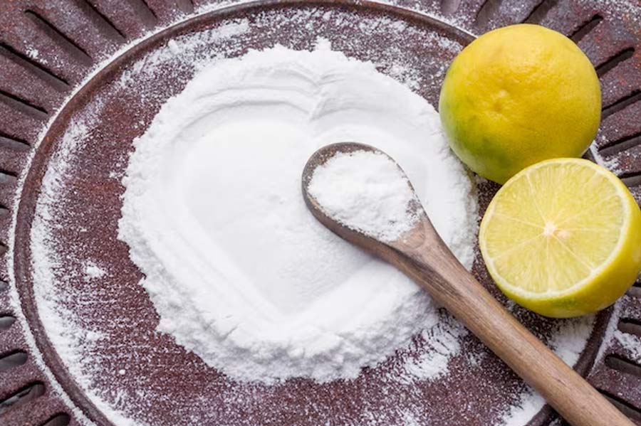 How To Clean Trolley Bags Stain एक चम्मच पाउडर की मदद से चमक जाएगा