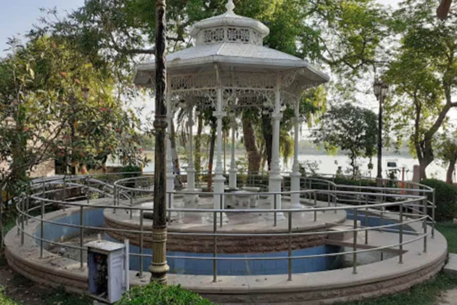 Lakhotia Garden, Pali