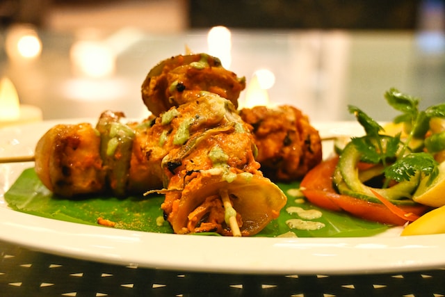 From Chaats To Pakoras: 5 Festive Indian Snacks For Your Christmas Bash ...