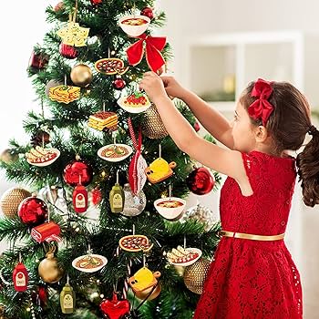 Unusual Christmas Tree Decorations)