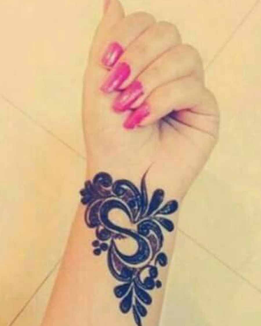 bracelet style s mehndi