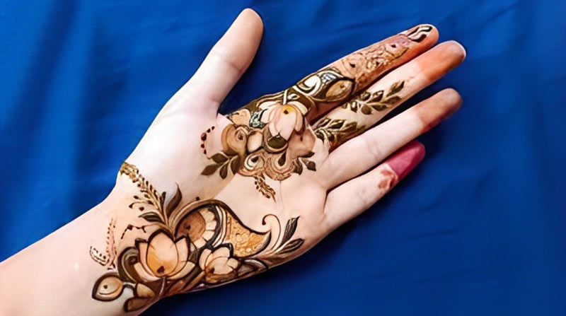 cut out lotus mehndi design