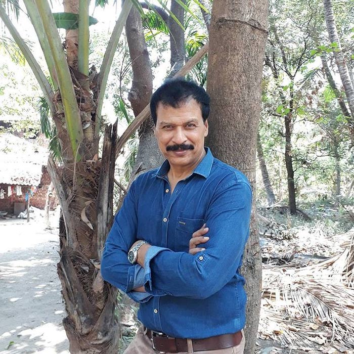 dinesh phadnis net worth