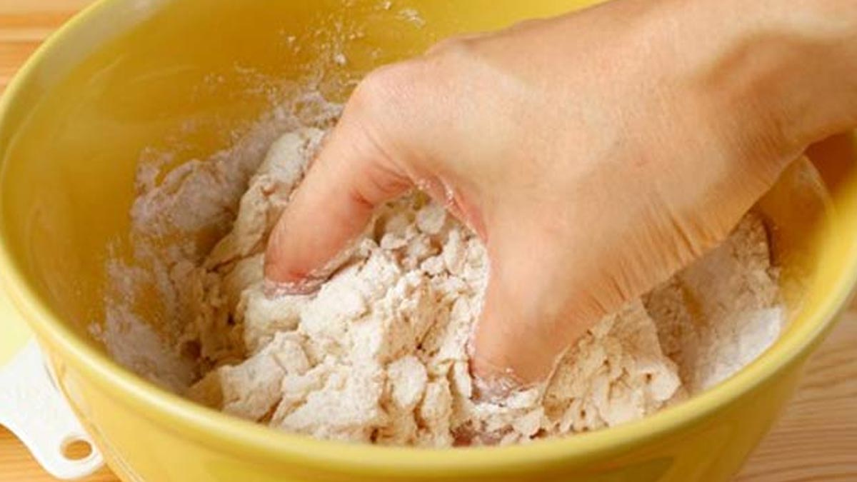 easy tips to knead perfect dough