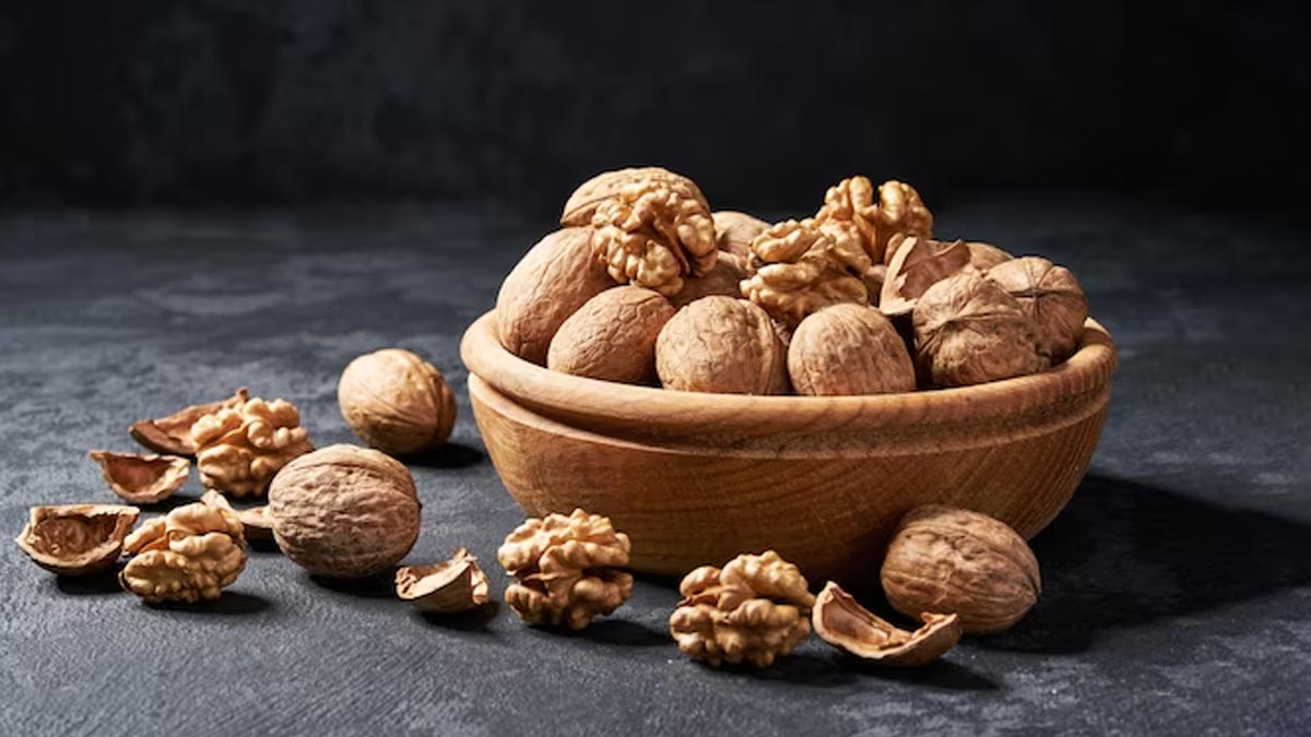 Nutritionist Shares 4 Benefits Of Eating Walnuts In The Morning; Take Notes