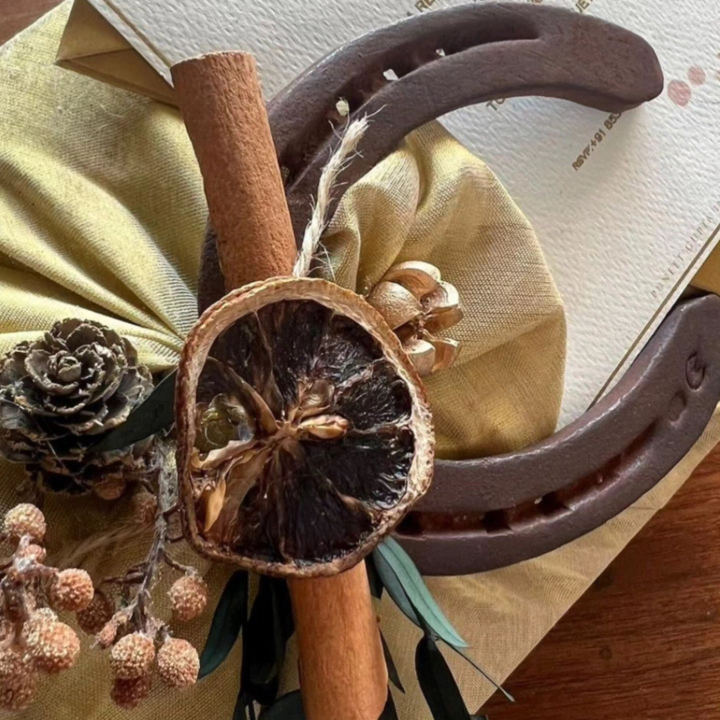 horseshoe on wedding cards