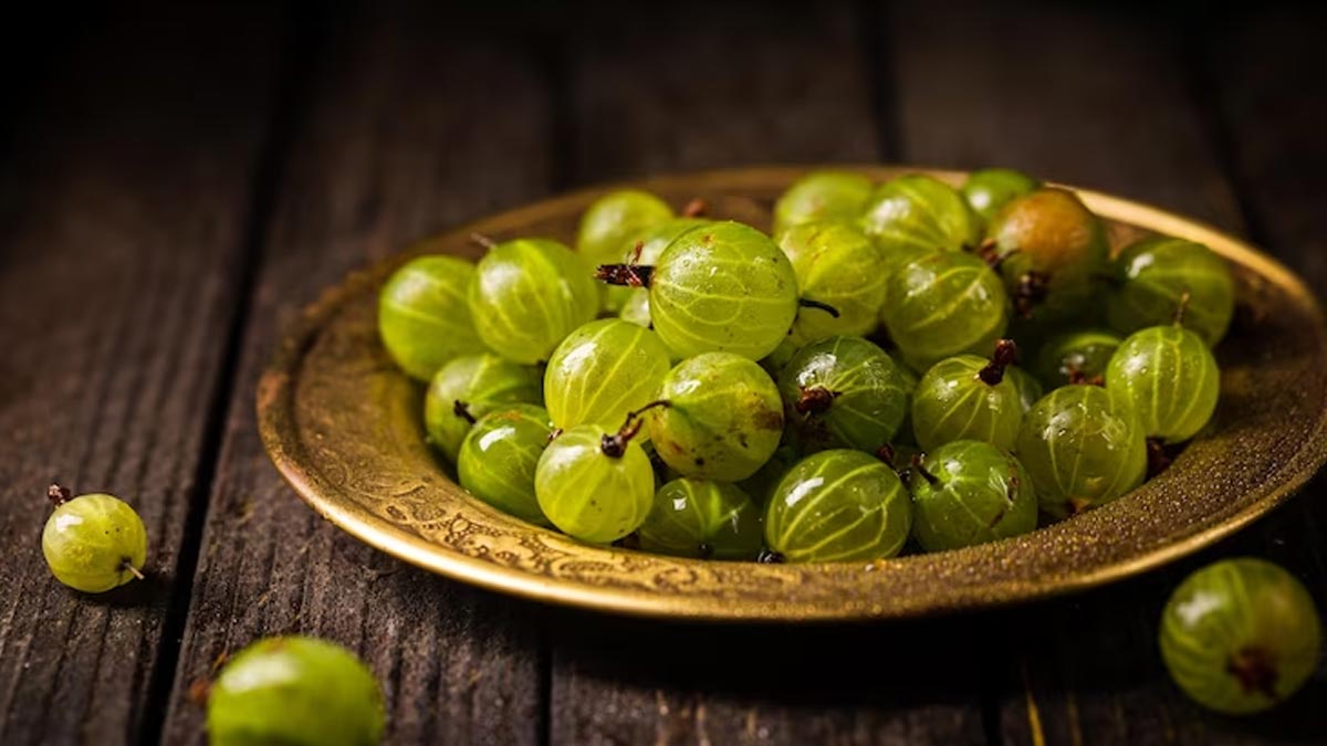 Smoothie To Rasam: Nutritionist Shares 4 Ways To Incorporate Amla Into Your Diet