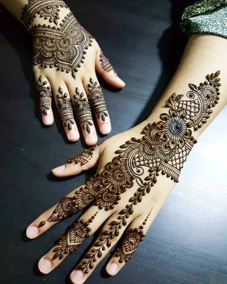 keri mehndi for back hand