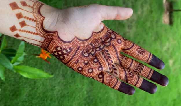 line mehndi design