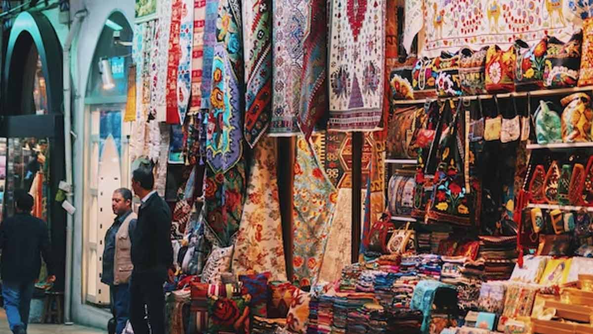 Find Unique Christmas Decor At These 5 Delhi NCR’s Local Market 