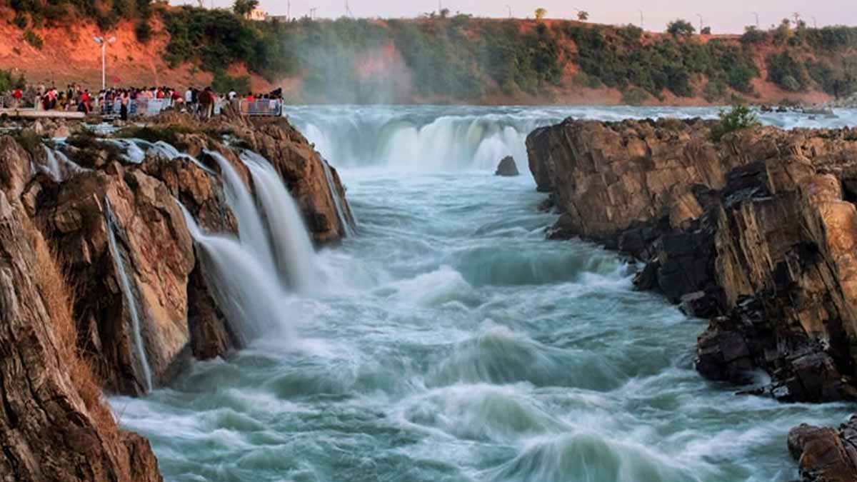 मध्य प्रदेश का भेड़ाघाट नहीं है स्वर्ग से कम, यहां डंकी समेत कई फिल्मों ...