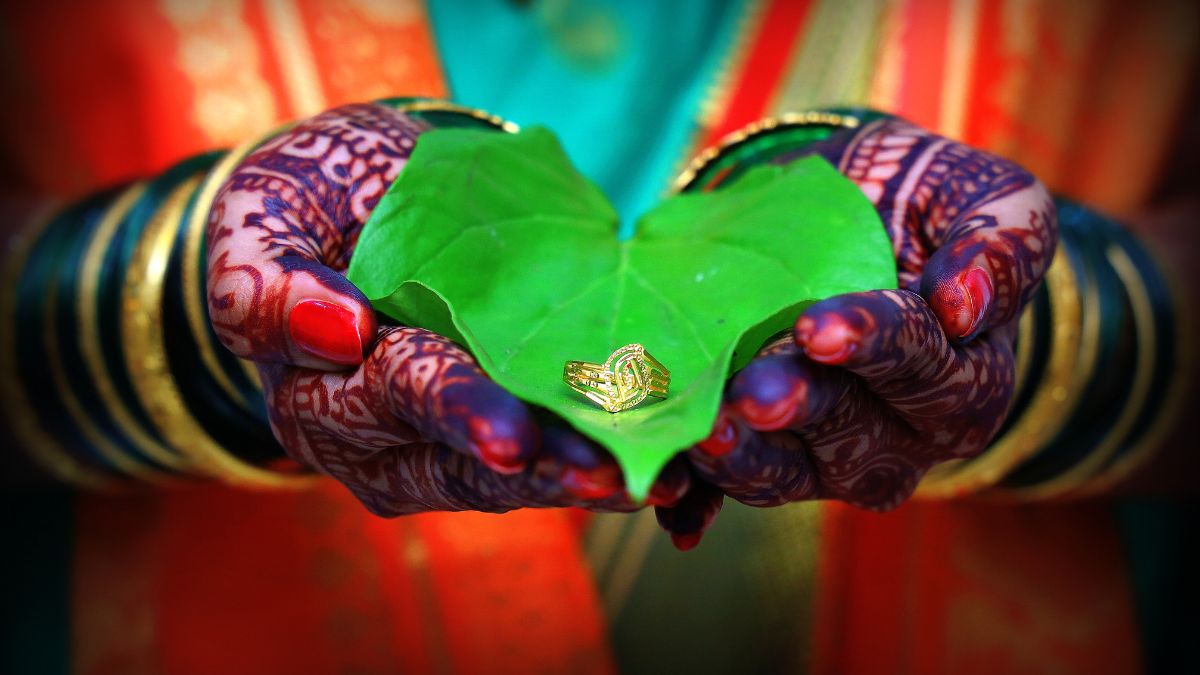 Wedding Rituals: Here Is Why Marathi Women Wear Green Bangles On Their Big Day