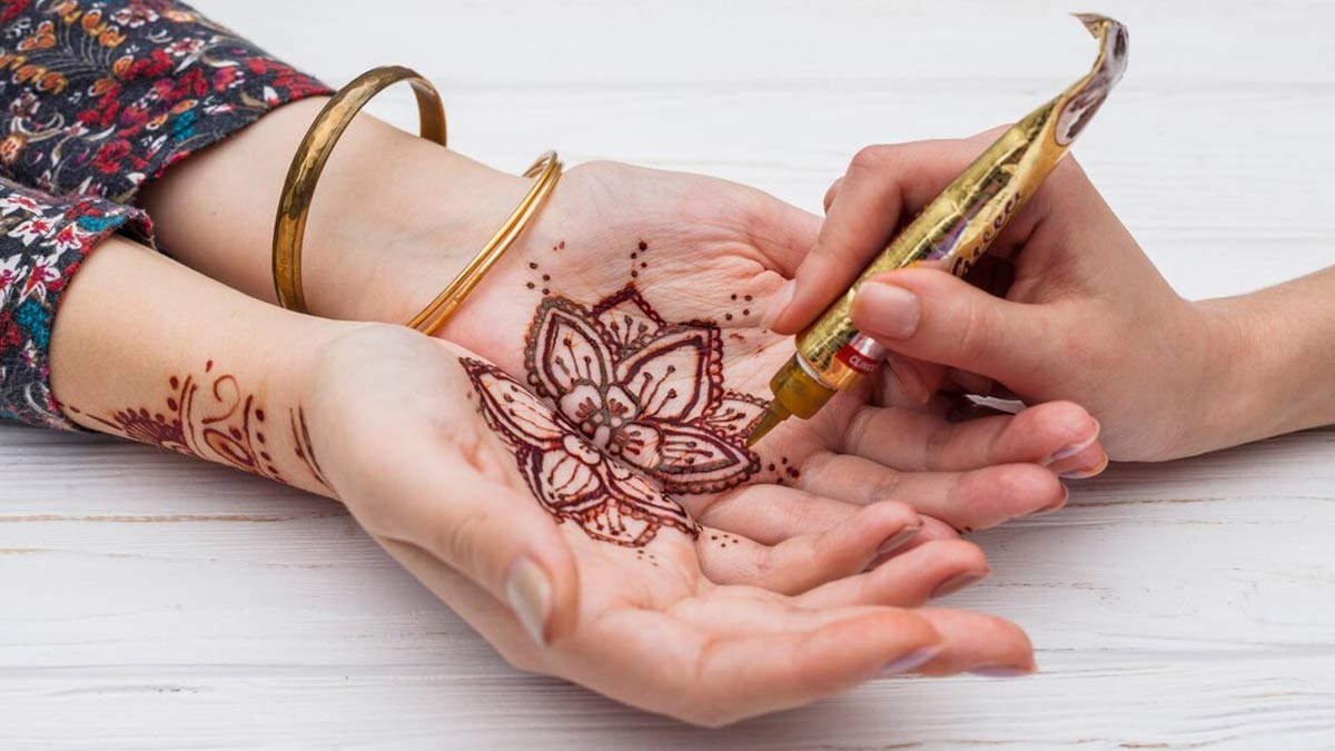 Pin by Shay on Henna designs | Henna hand tattoo, Henna designs, Hand henna
