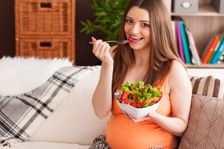 pregnant women eating fibre rich diet