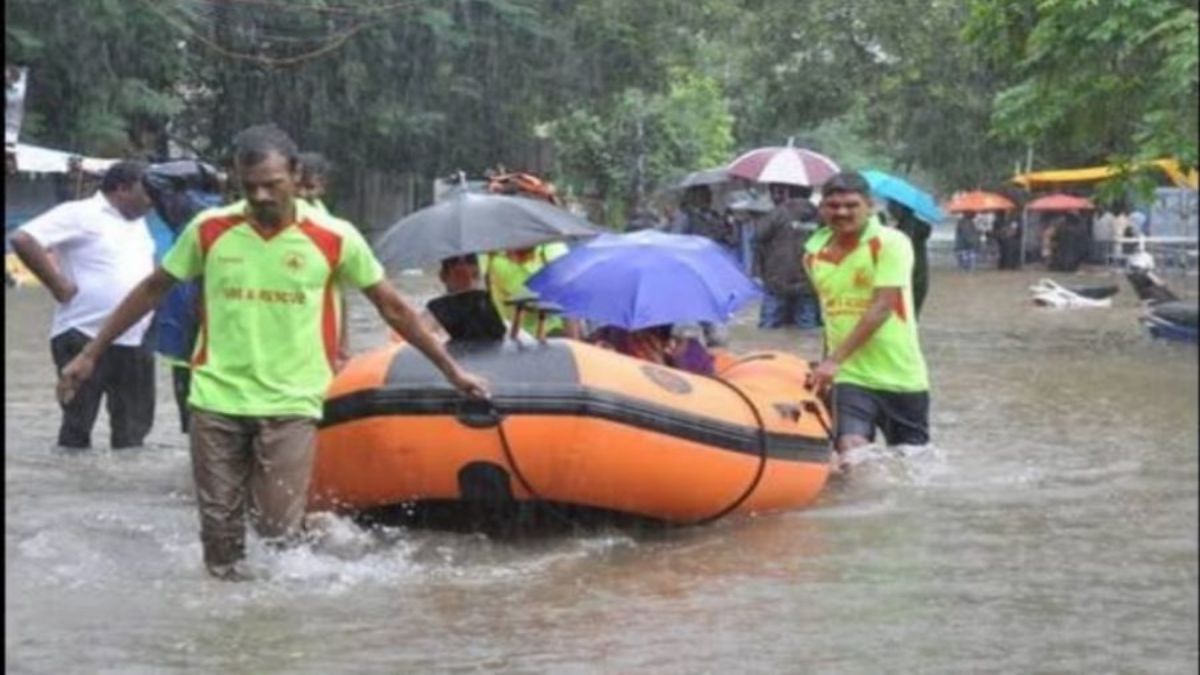 michaung cyclone: மிக்ஜாம் புயலால்  வீடுகளில் தேங்கிய மழை நீர்; மக்கள் செய்ய வேண்டியது என்ன?