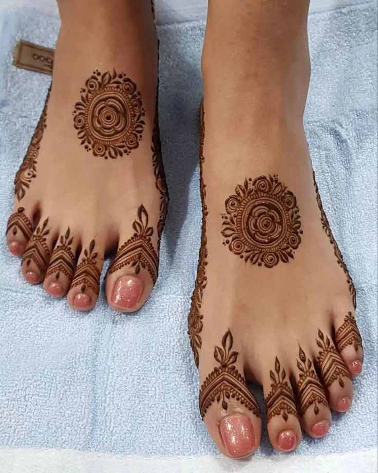 Pin on foot Mehndi designs