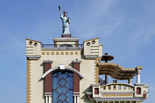 statue of liberty water tank